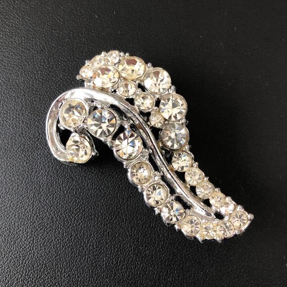 Vintage Rhinestone Leaf Brooch Pin - Picture 2 of 5